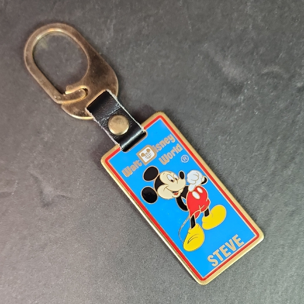 STEVE Walt Disney World Mickey Mouse Keychain, VTG 1980s
